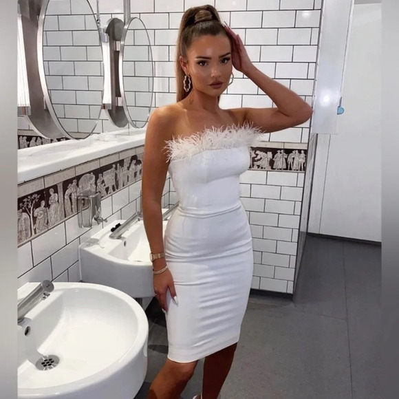 House of‎ CB 'Bianca' White Feather Strapless Dress NWOT size XS